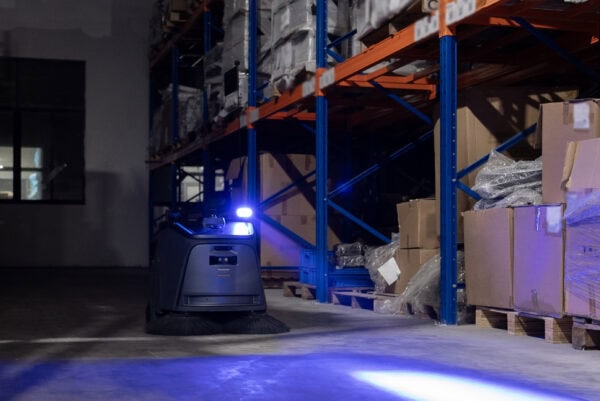 Gausium-beetle-Heromatics-warehouse-dark Gausium-beetle-Heromatics-warehouse-dark